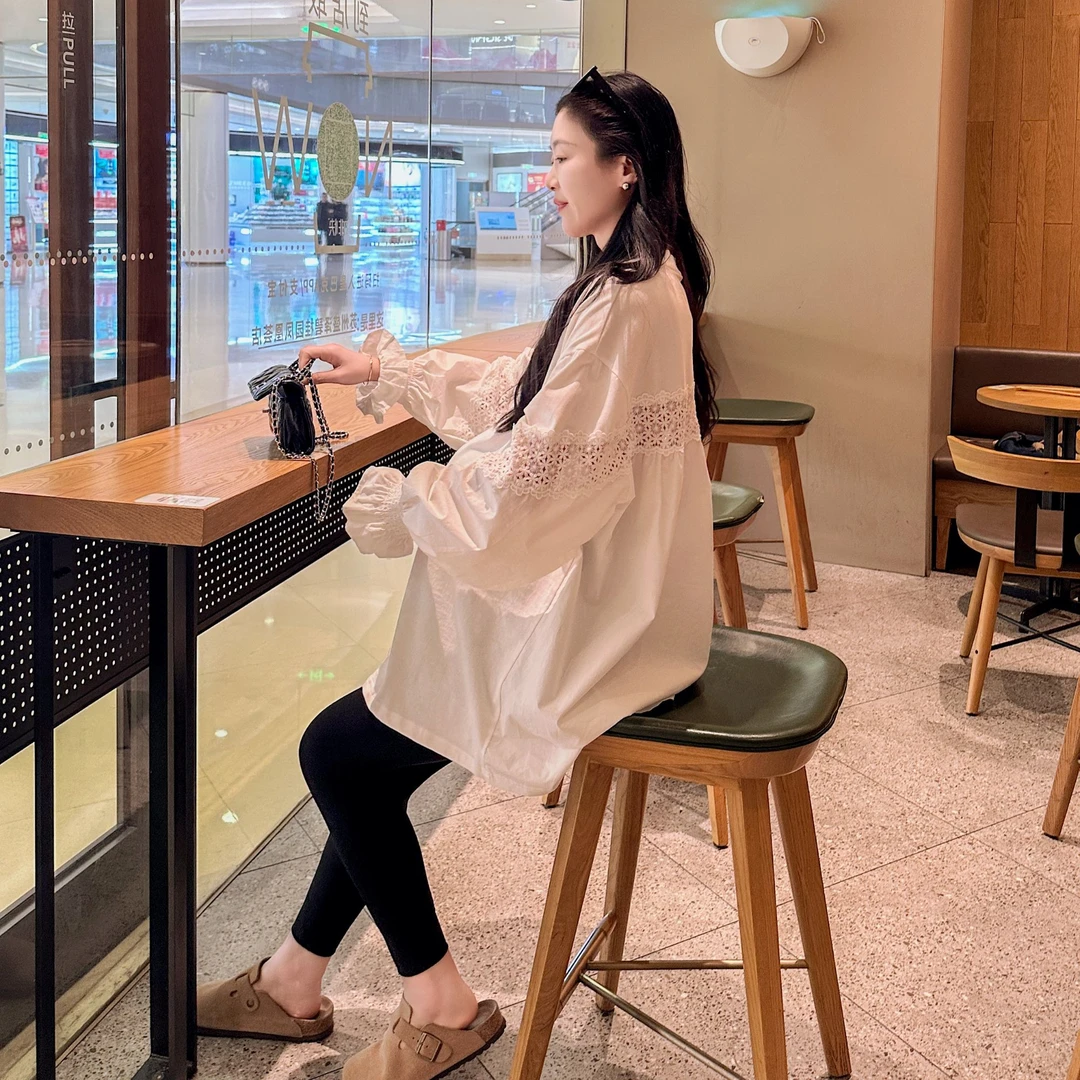 春季新款孕妇装网红T恤款宽松大码显瘦圆领衬衫潮妈上班蕾丝衬衣