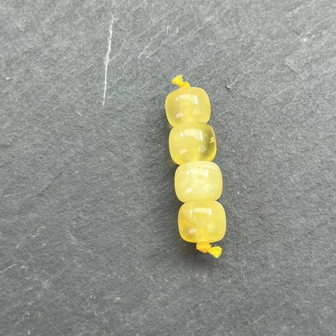 B287天然蜜蜡琥珀鸡油黄老型