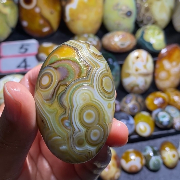 玛瑙/玉髓未镶嵌珠宝奇石111