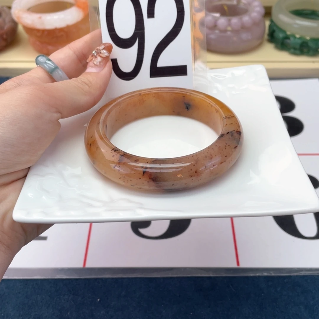 石英质玉未镶嵌手镯