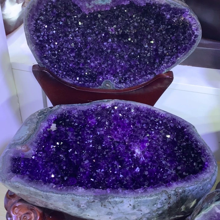 织绣乌拉圭紫水晶