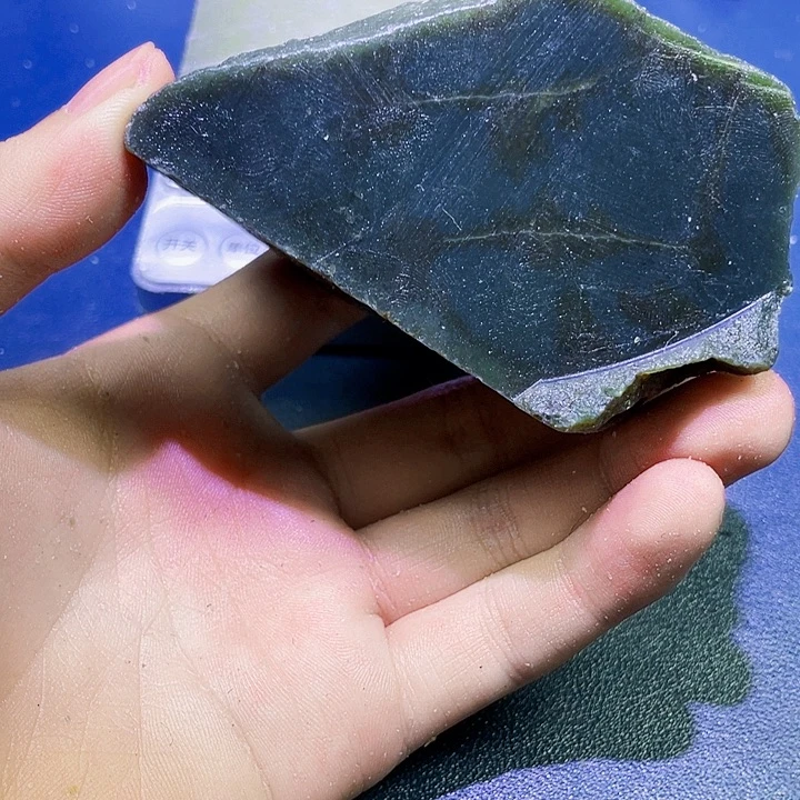 未镶嵌和田玉（糖玉）珠宝半成品