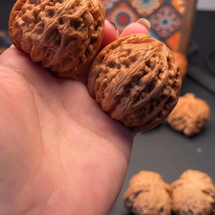 文玩核桃吊坠红锦鲤43