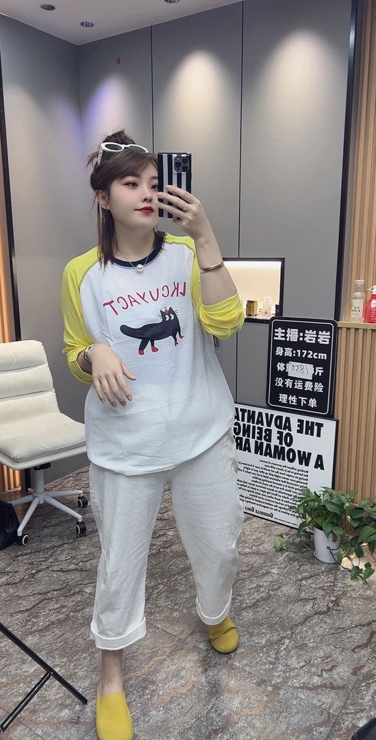 岩岩家夏季三色休闲小猫女短袖1915款