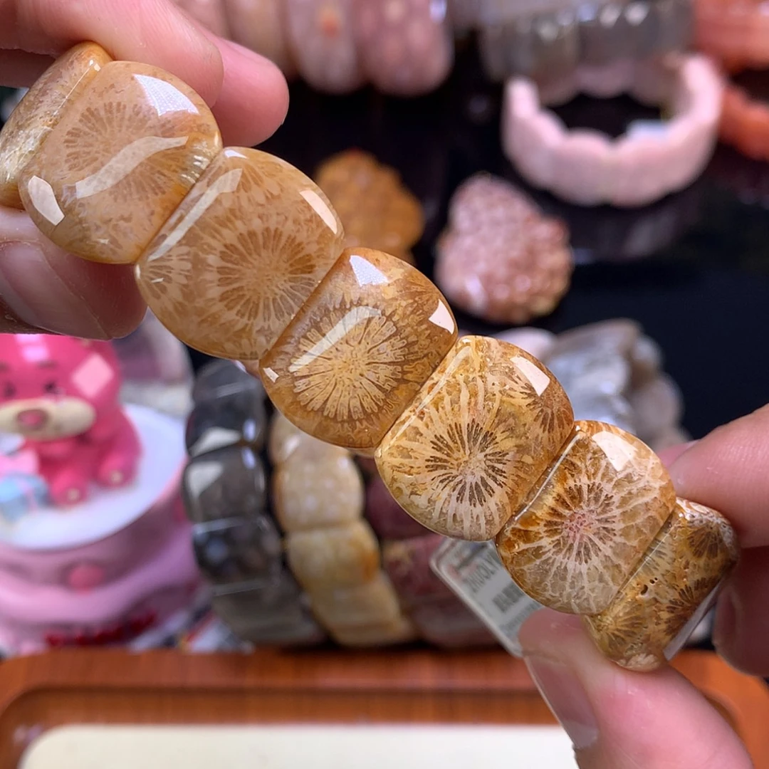 【闪购商品】颈饰未镶嵌硅化珊瑚(珊瑚玉)18号金黄全满大花