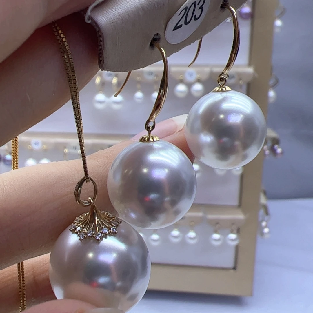 18K金镶嵌淡水珍珠耳饰
