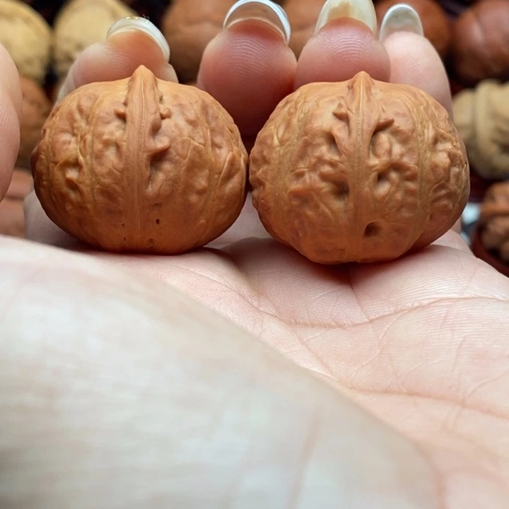 核桃精品文玩核桃手捻方墩