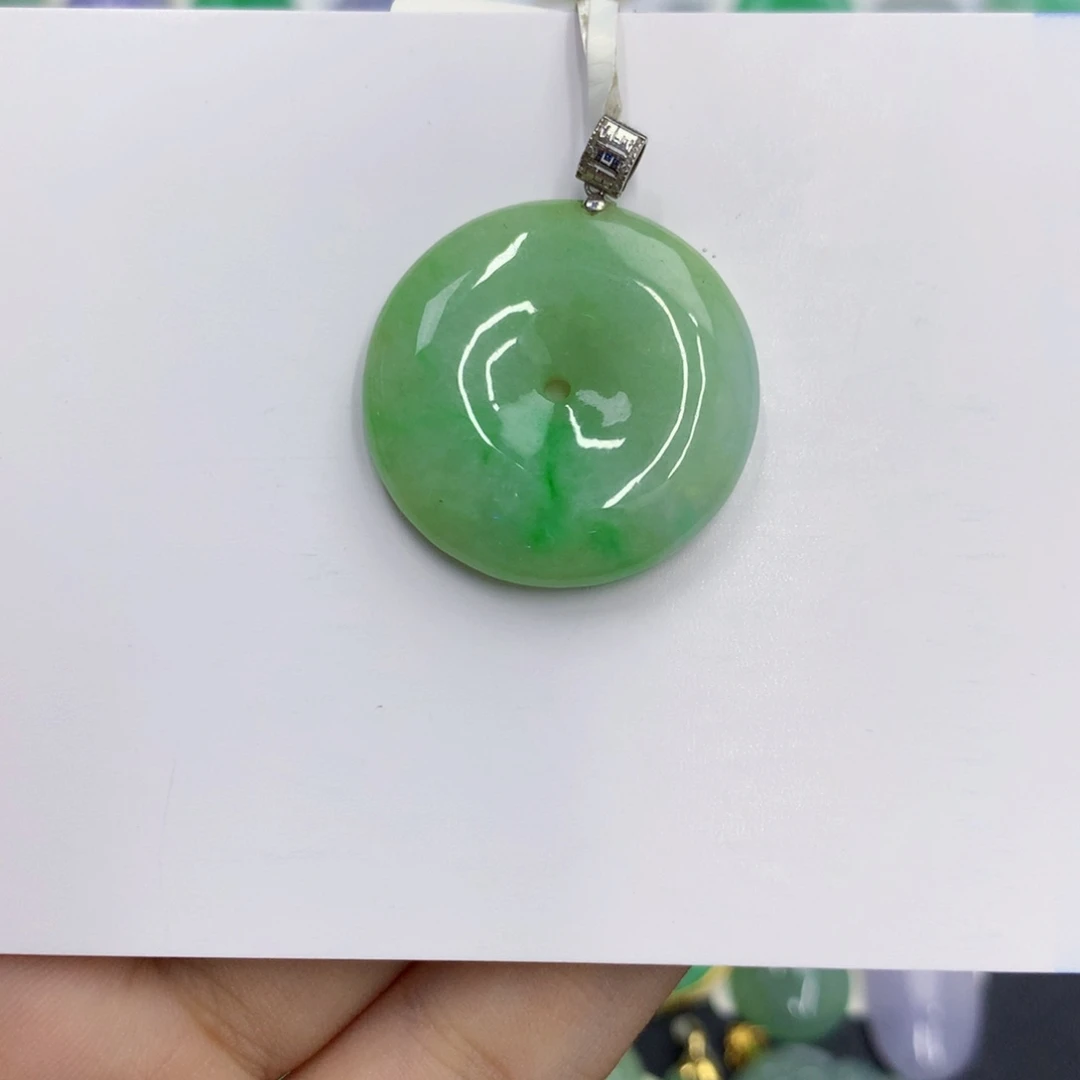 颈饰18K金镶嵌翡翠翡翠