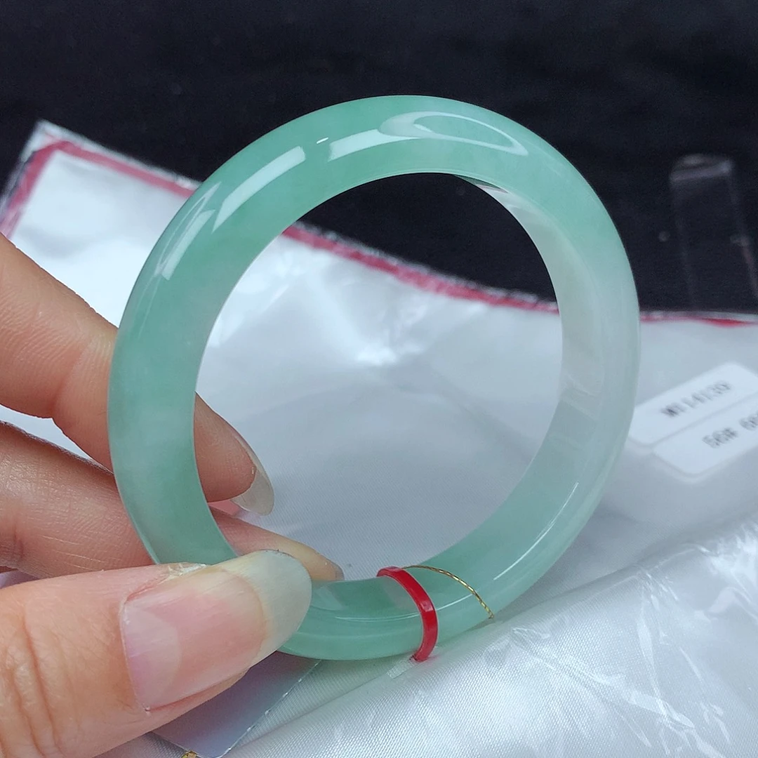 翡翠手镯未镶嵌56圈+139