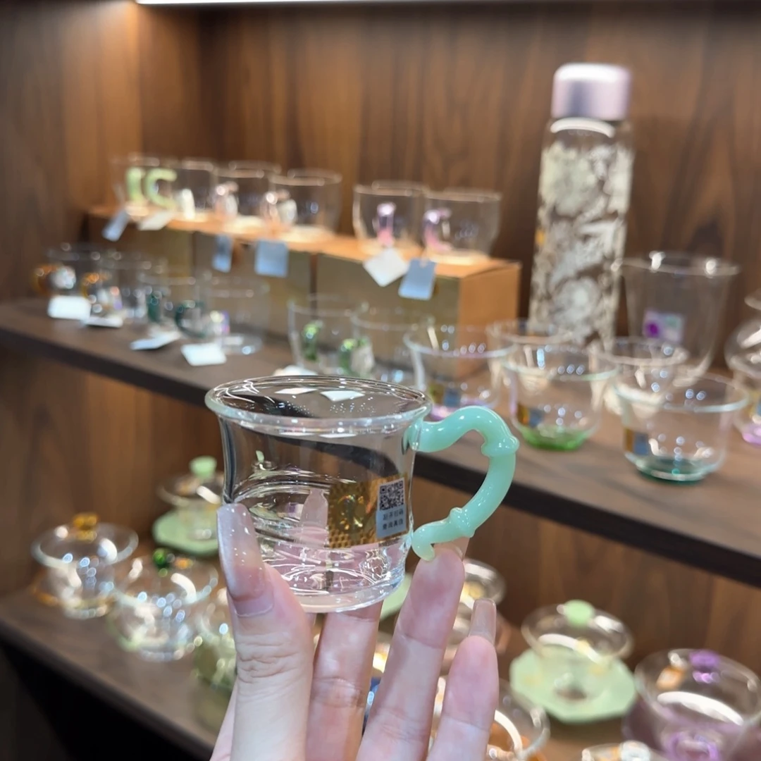 禾器君潋杯浅玉色。。。。