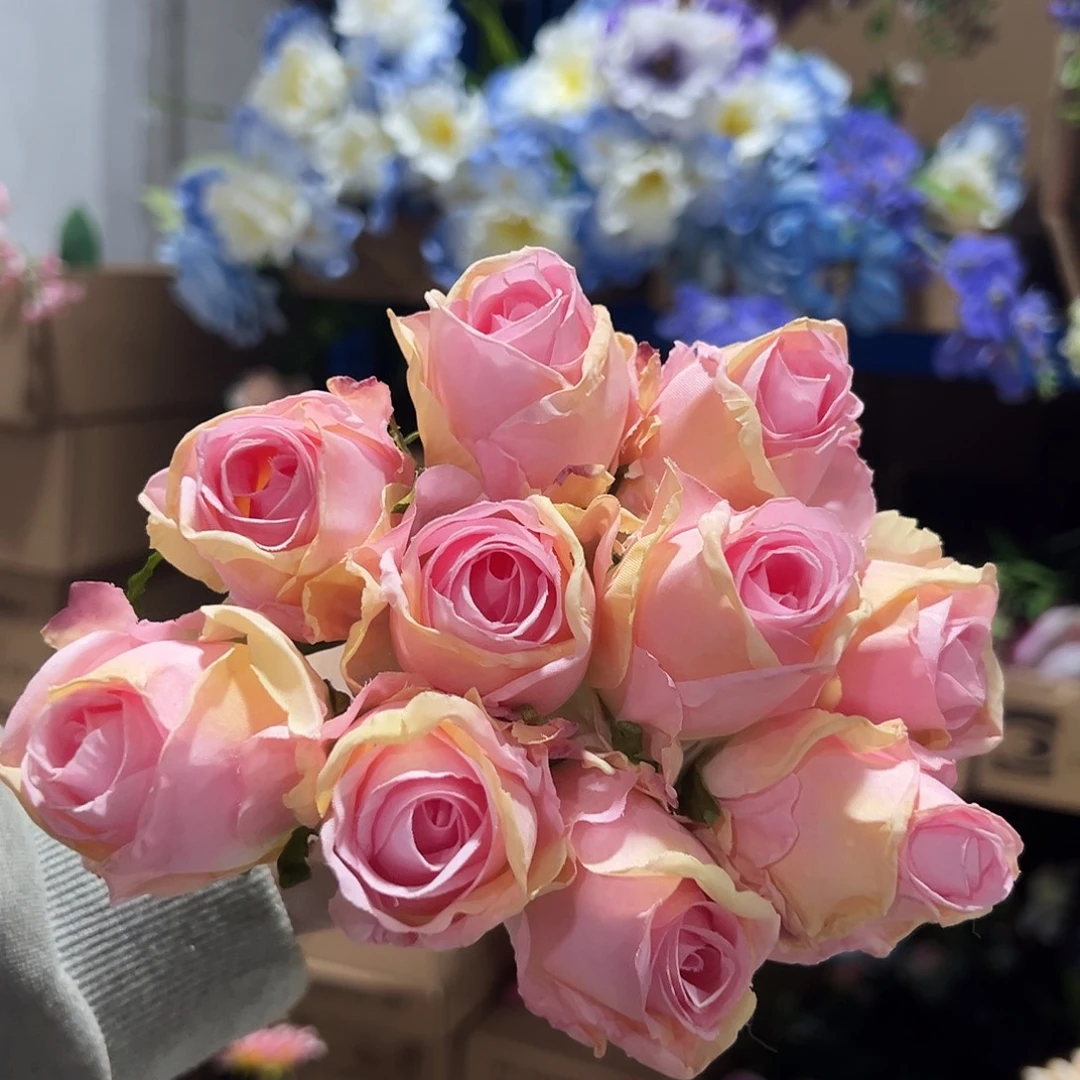 10枝泡泡玫瑰花。