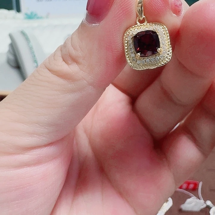 925银合成碳硅石吊坠