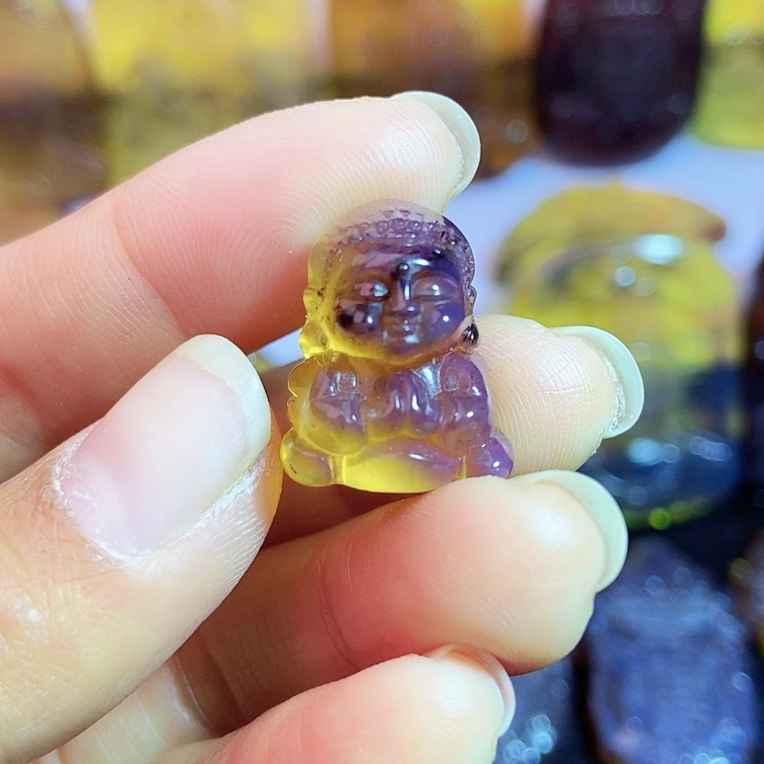 琥珀颈饰未镶嵌佛