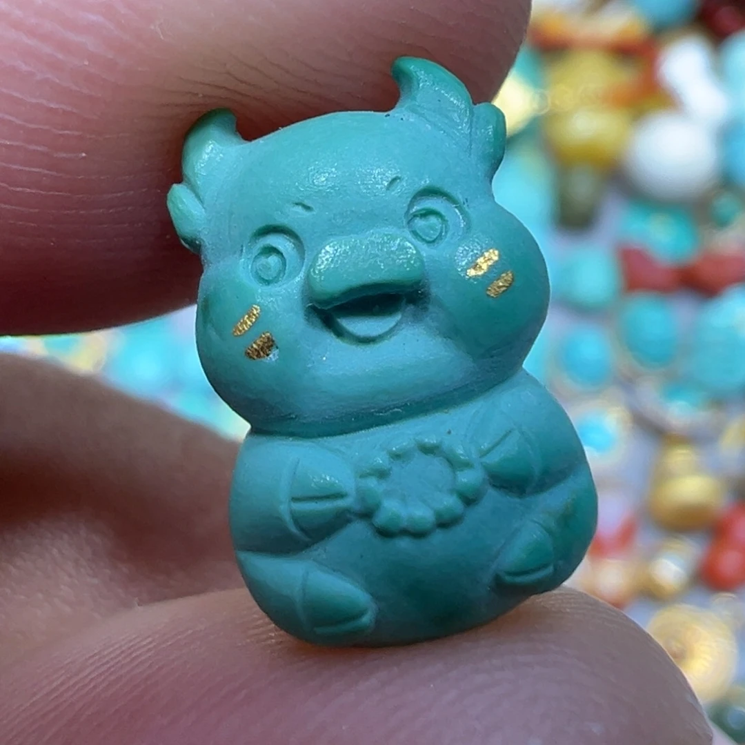 绿松石未镶嵌颈饰