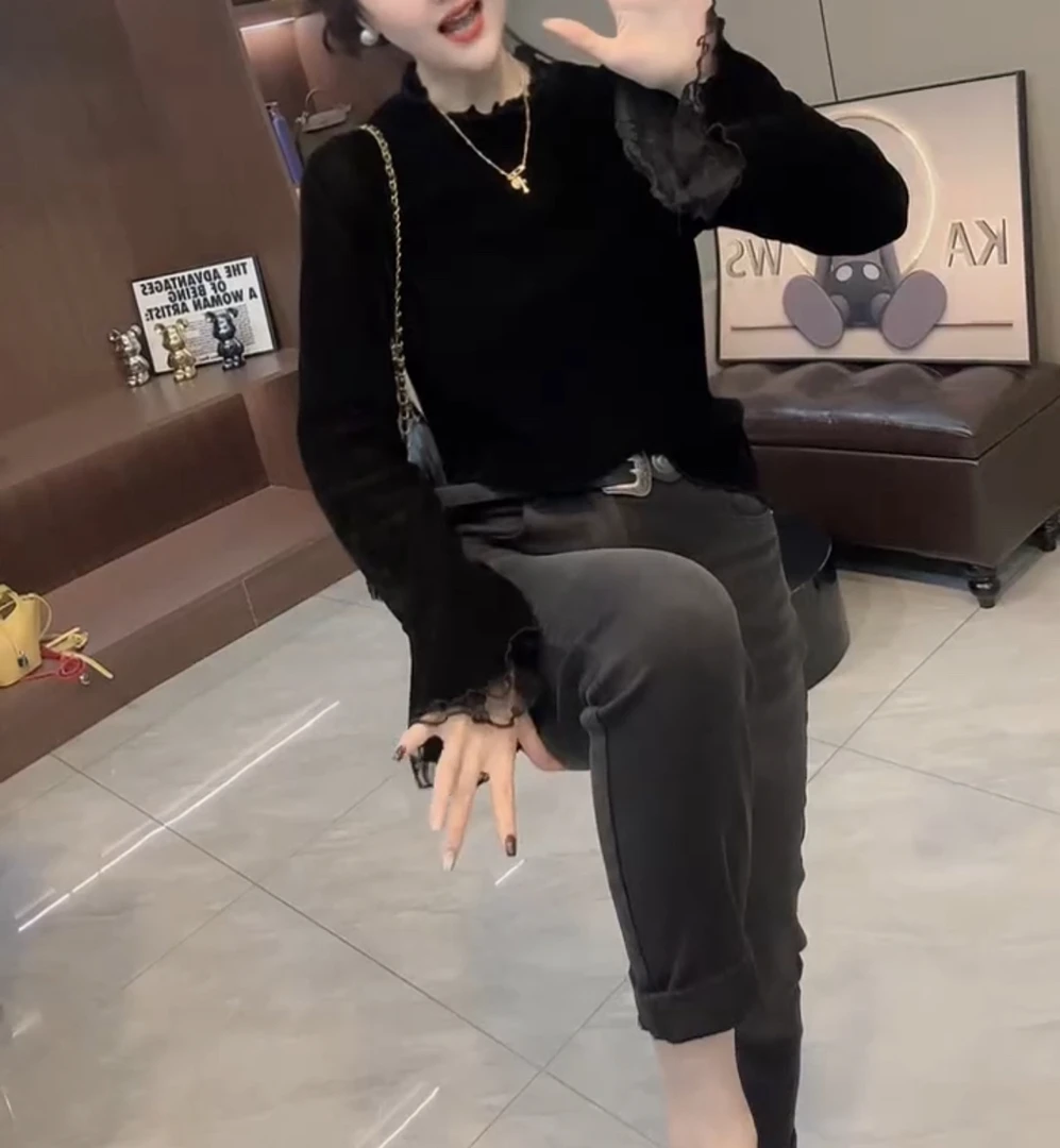 高级洋气显瘦木耳边喇叭袖丝绒小衫