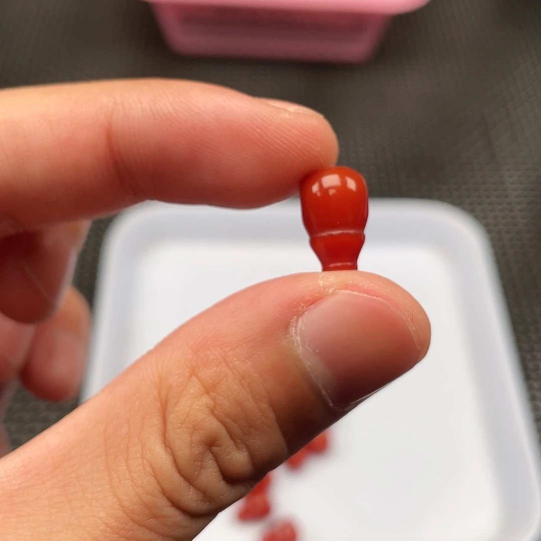 南红玛瑙3号 8*13柿子红三通一颗未镶嵌