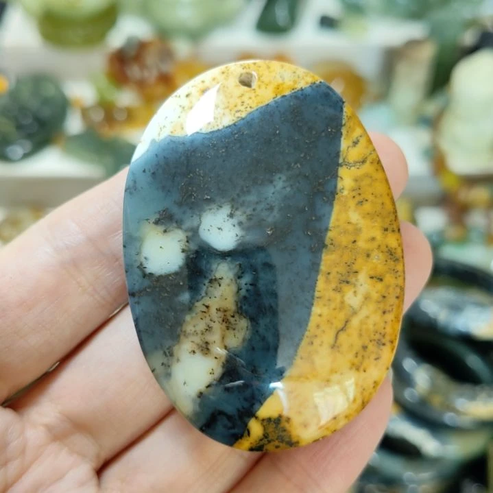 岫玉未镶嵌挂坠款式