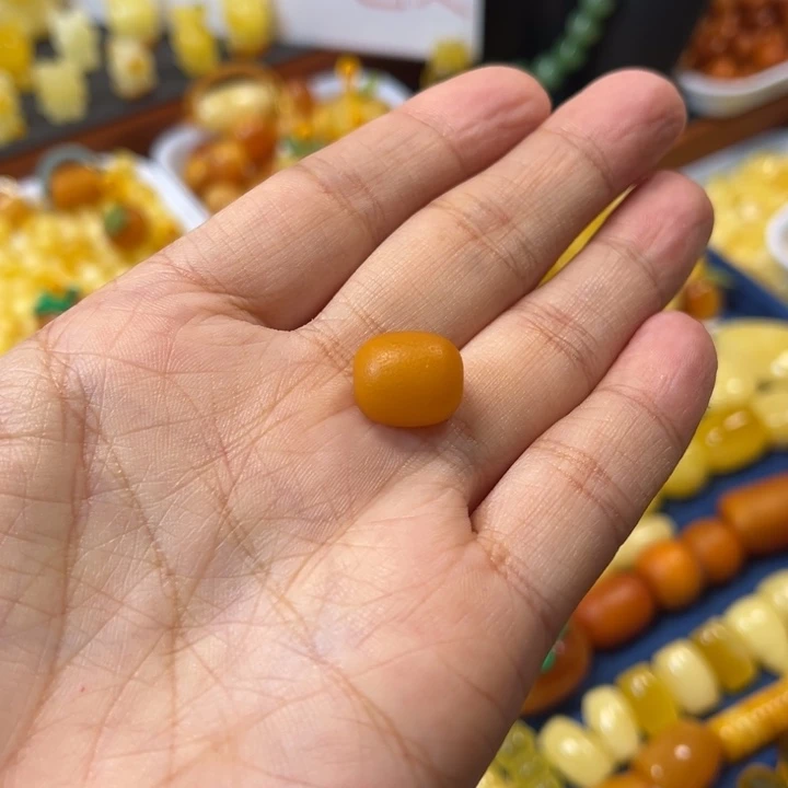 琥珀未镶嵌裸石卡11加老蜡橘皮枣珠