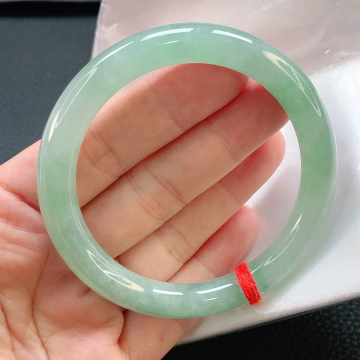 翡翠手镯未镶嵌57圆