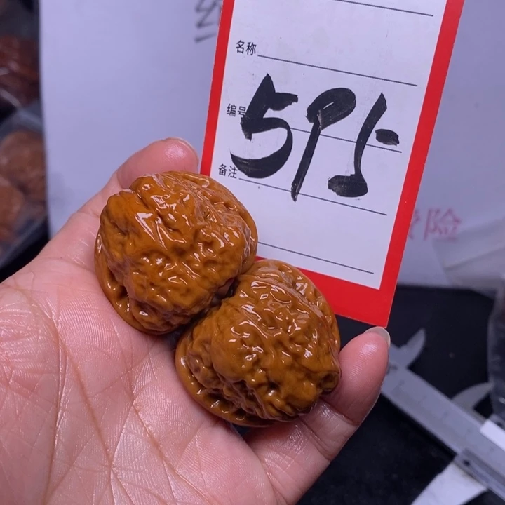 文玩核桃把件595，35蛤蟆头色差