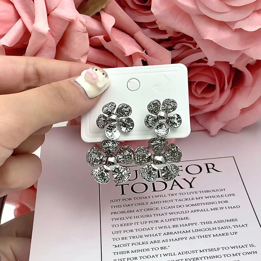 铜合金耳饰 满满耳环 双花朵捶打纹银色耳环高级感精致百搭耳饰