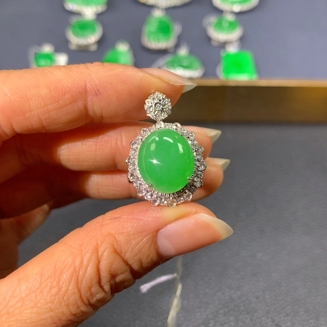 翡翠戒指18K金镶嵌翡翠