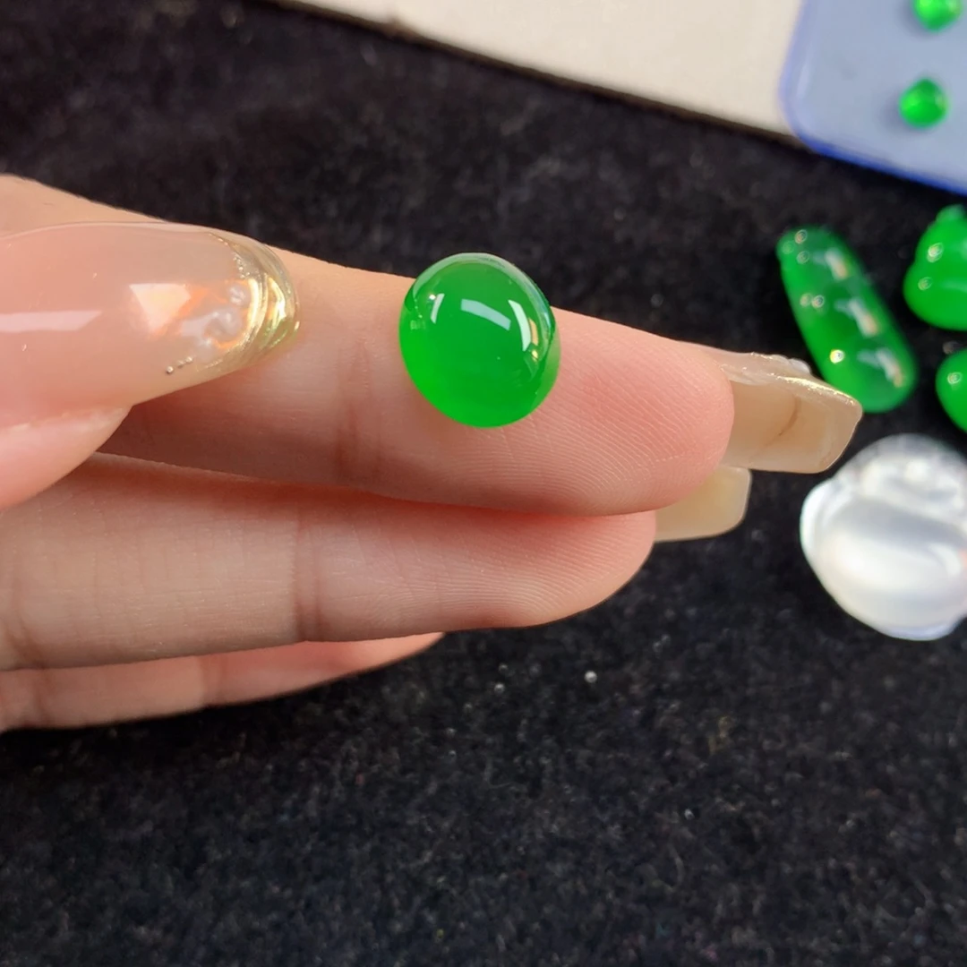 蔷***薇翡翠裸石鉴赏价10/8.86/4.80