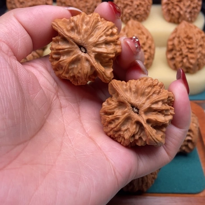 吊坠桃核蓟县梨木台42尺已打底