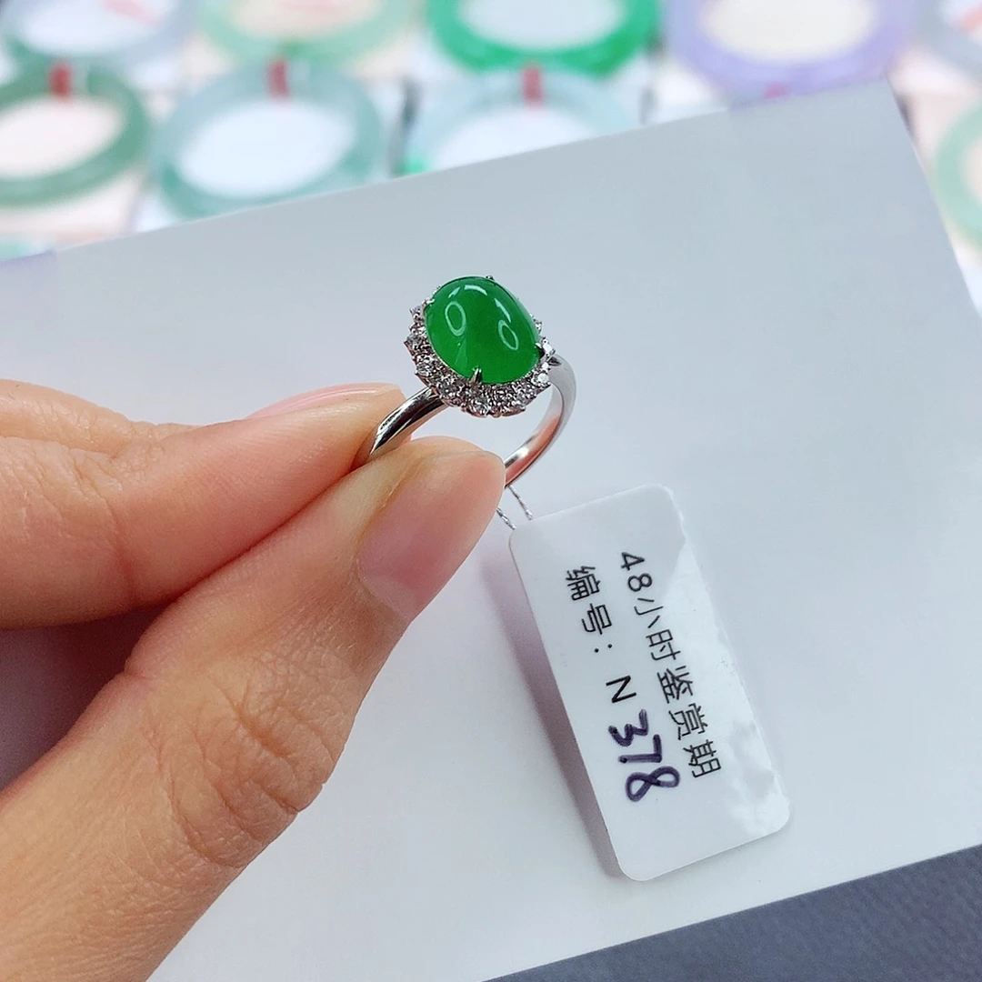 18K金镶嵌戒指翡翠怡**性