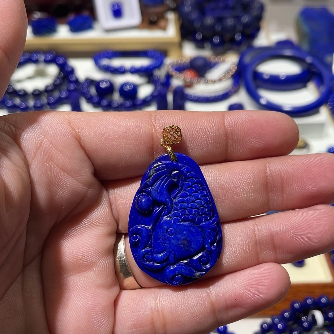 青金石未镶嵌雕刻吊坠（配银链）