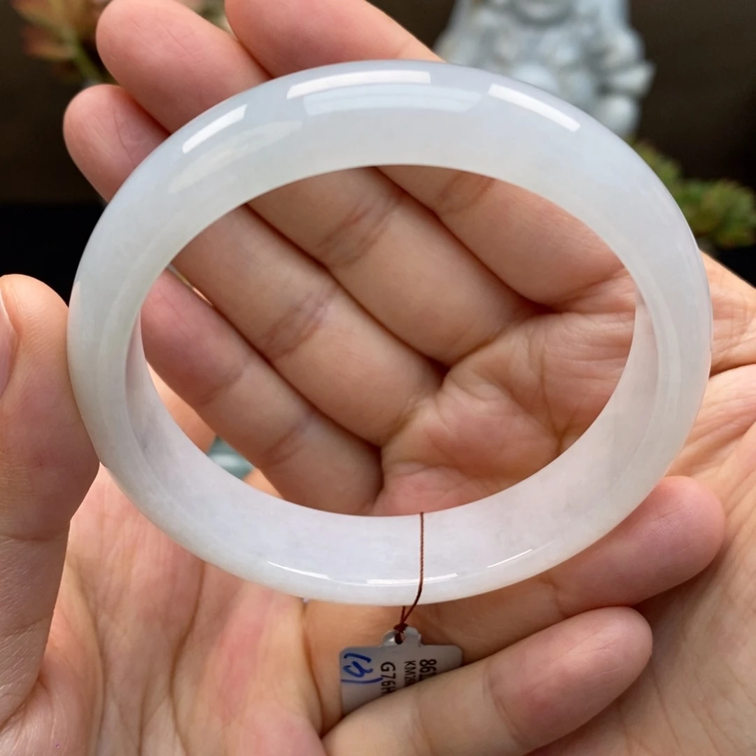翡翠手镯未镶嵌天然