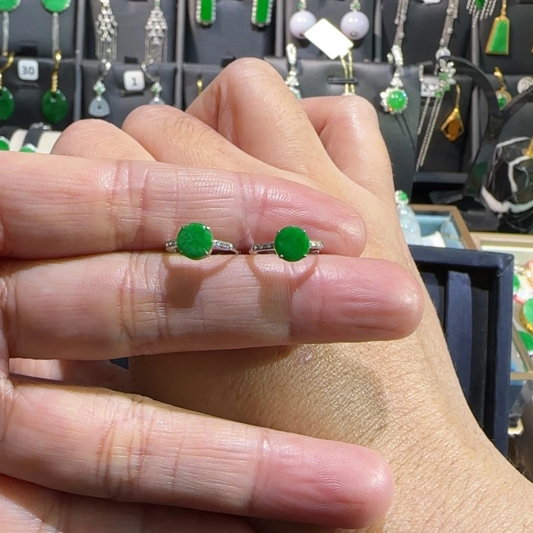 翡翠18K金镶嵌颈饰耳包