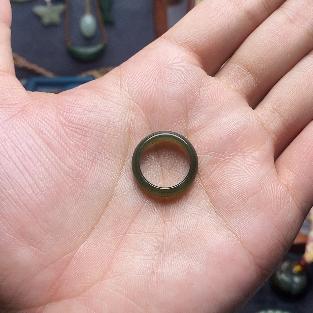 和田玉未镶嵌颈饰圈口16.3