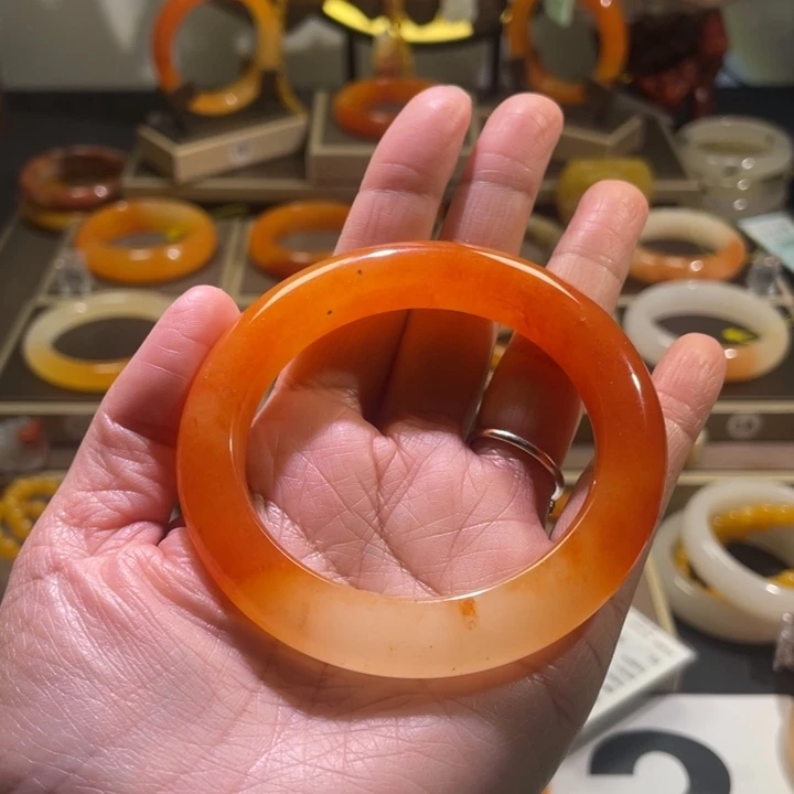 石英质玉未镶嵌手镯