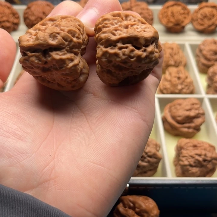 睡***饭吊坠文玩核桃40四开背