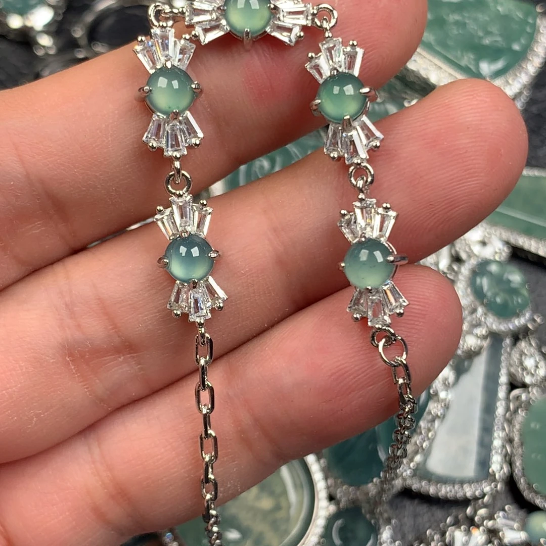 翡翠未镶嵌颈饰手链