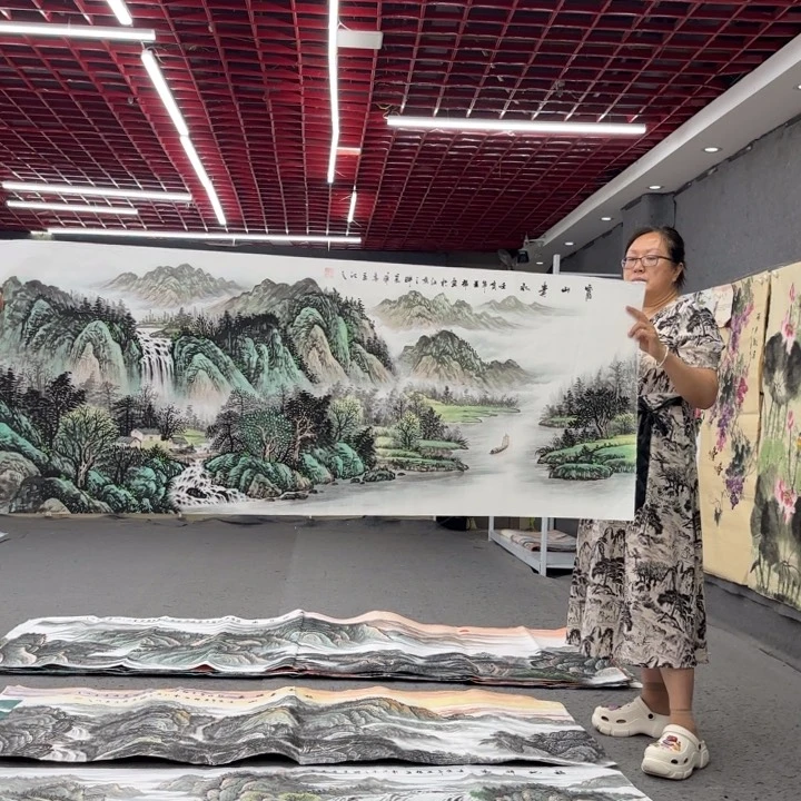 字画等多种形式的艺术作品和