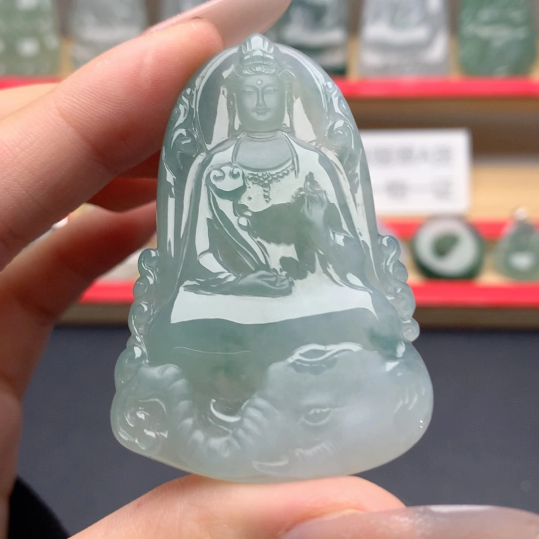 翡翠未镶嵌颈饰普贤菩萨