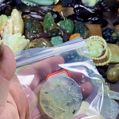 未镶嵌蛇纹石玉手链