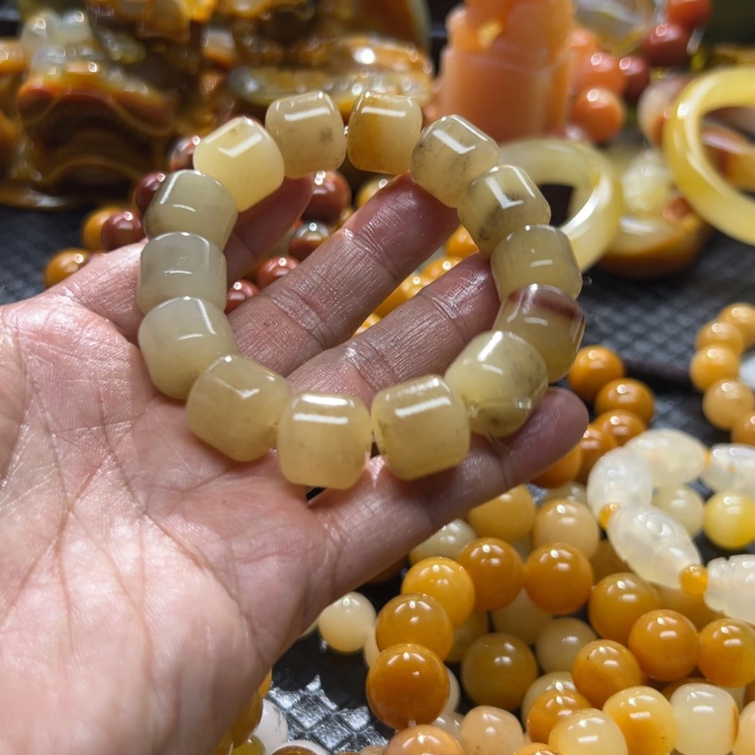 石英质玉未镶嵌颈饰