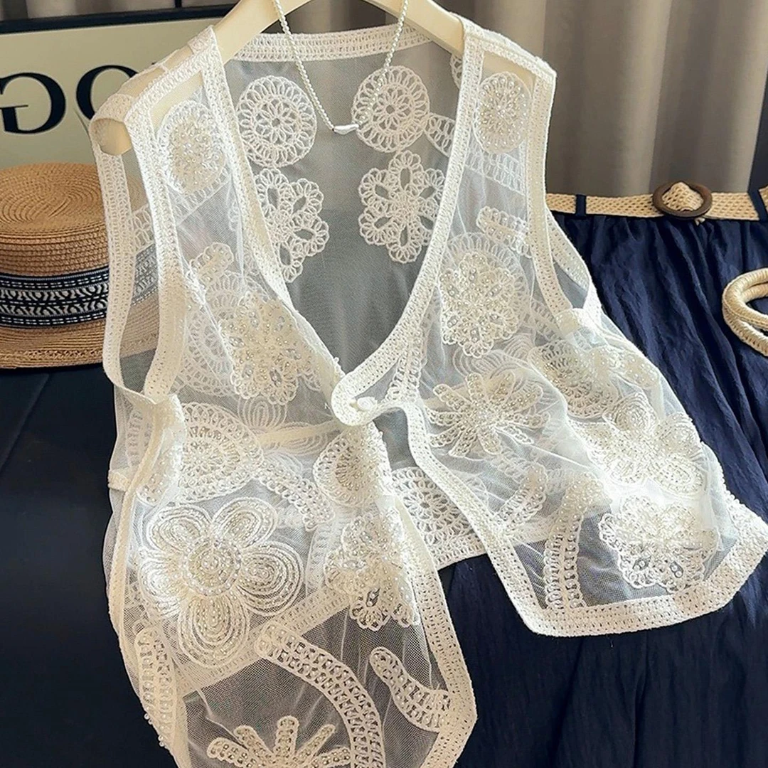 时尚外穿风杏色蕾丝钩花刺绣V领马甲背心女夏款洋气减龄百搭上衣