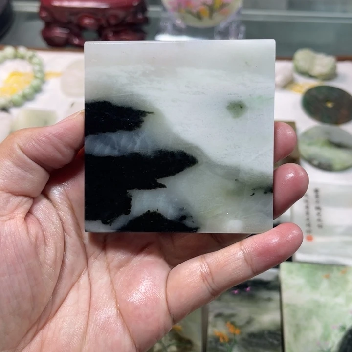 独山玉未镶嵌颈饰