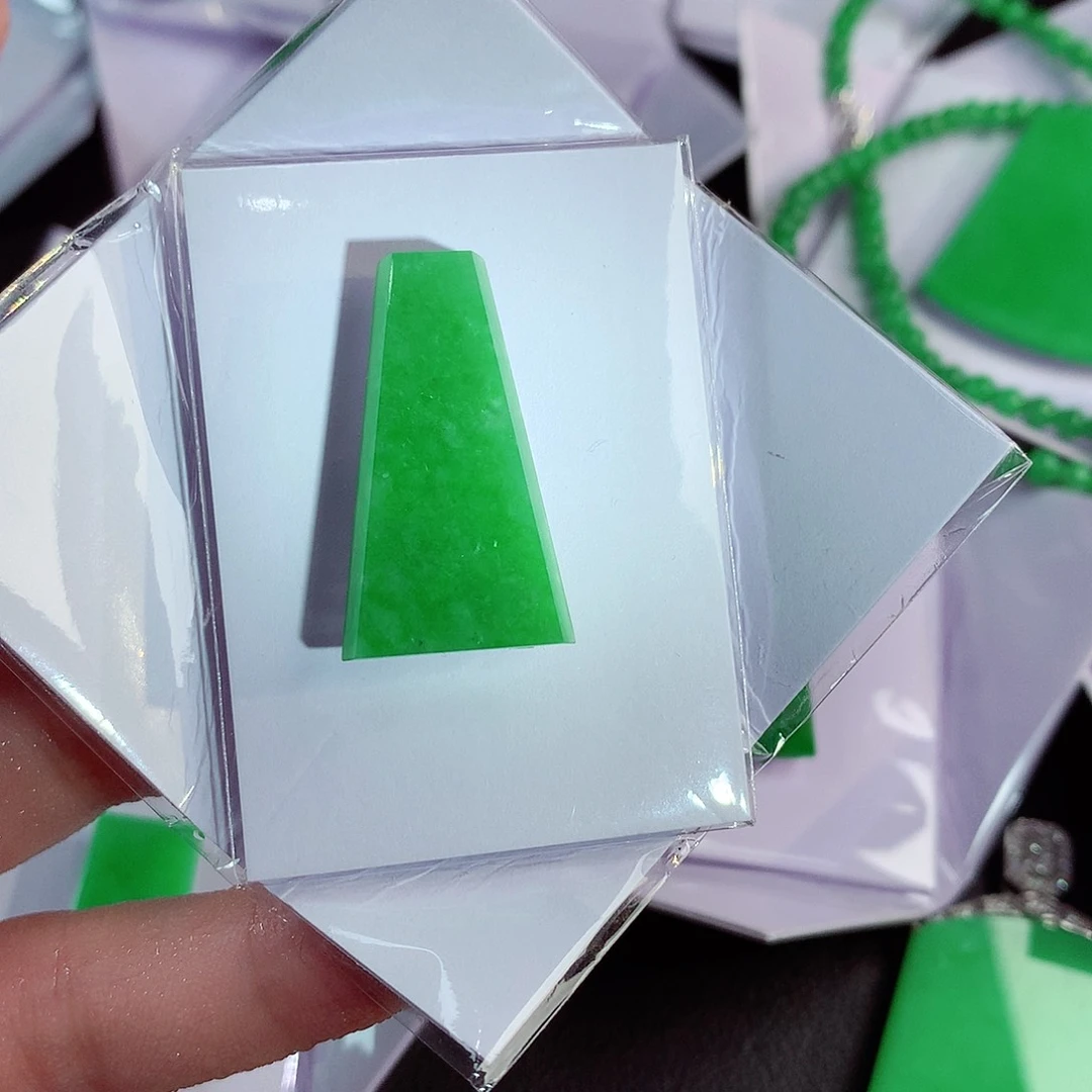 颈饰未镶嵌翡翠天然翡翠