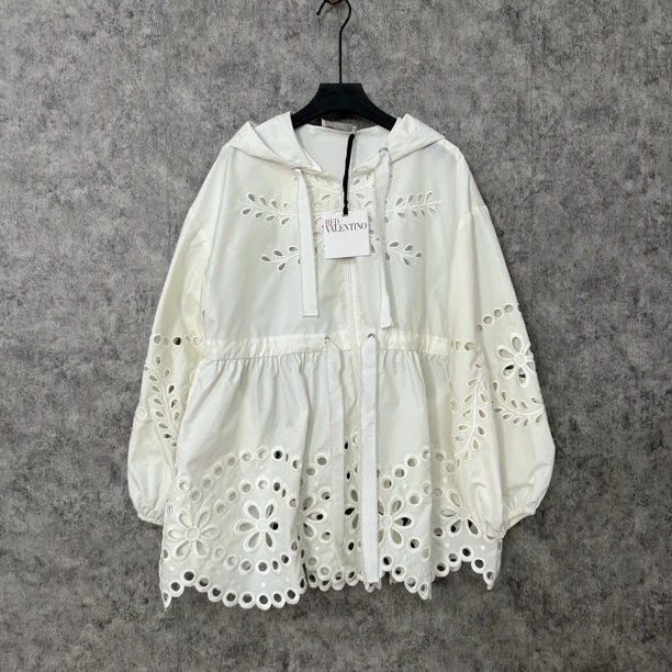 未使用 Valentino/华伦天奴 华伦天奴白色连帽上衣