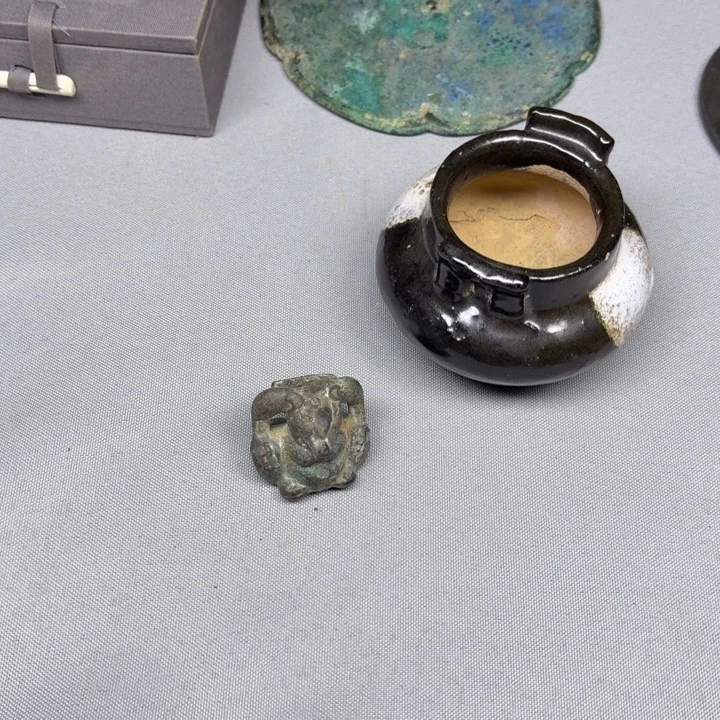 鞋***哥摆件陶瓷。