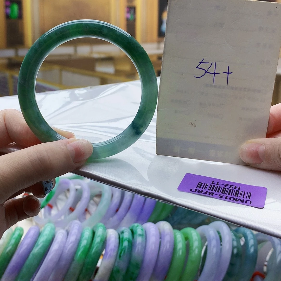 翡翠未镶嵌手镯jjj