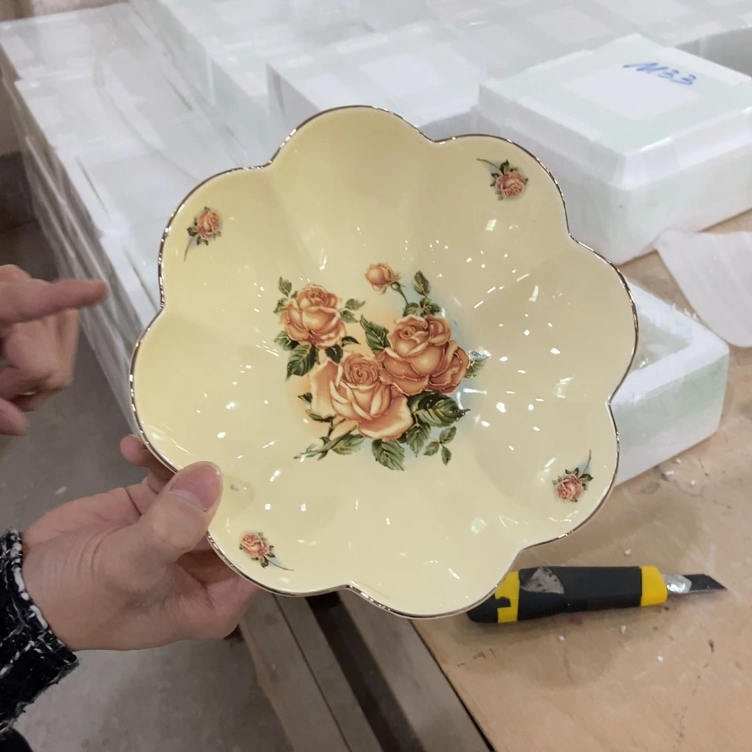 星博陶瓷………………33