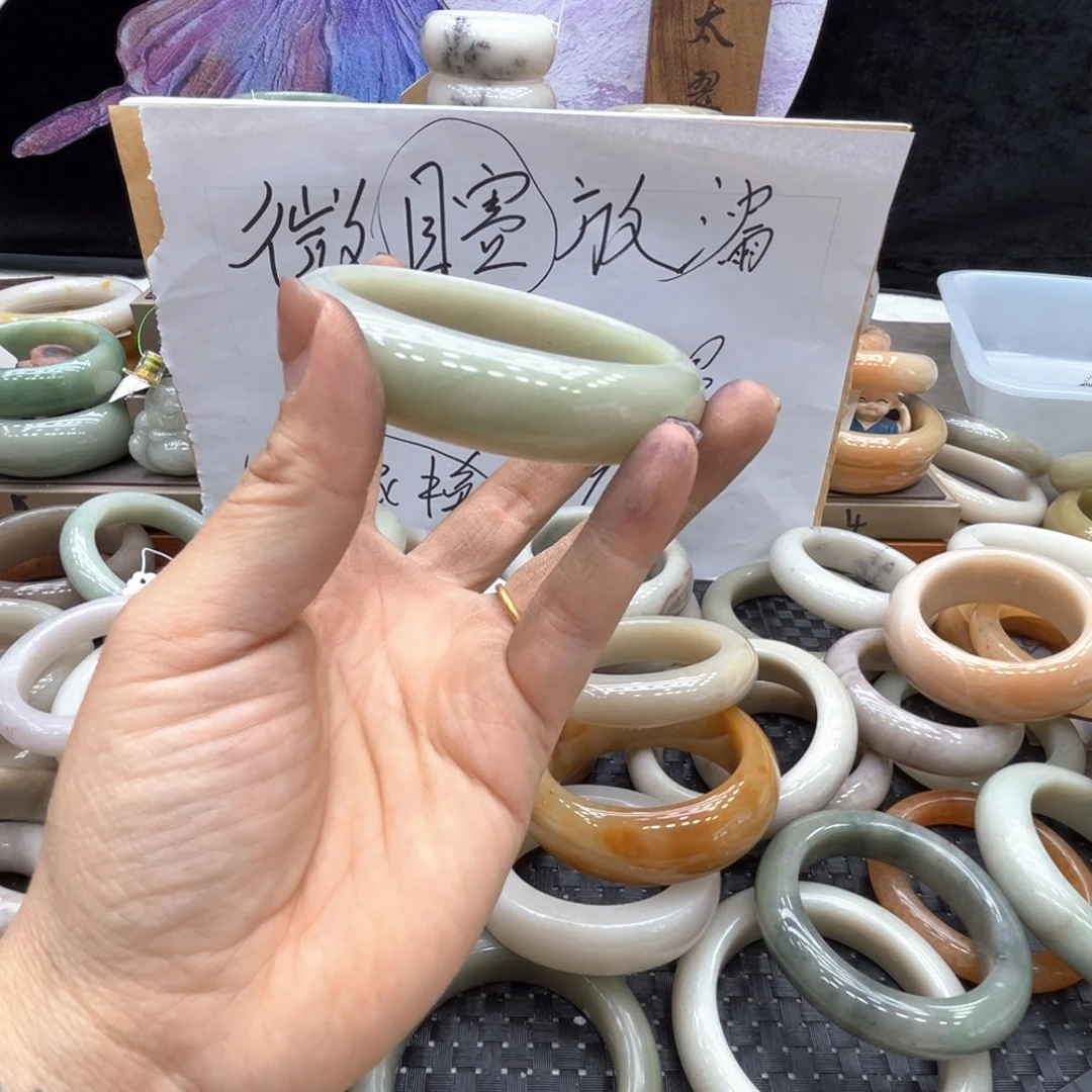随***遇石英质玉合金手镯