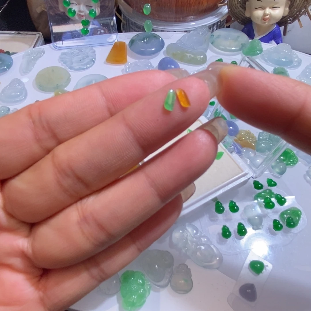 未镶嵌定制翡翠翡翠