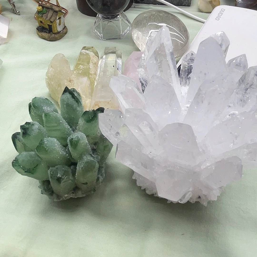 天然白色水晶花柱子